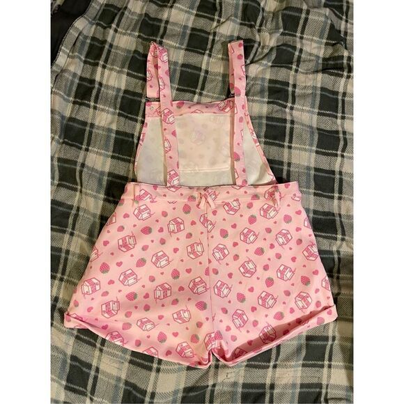 Hot Topic Sweet Society Strawberry Milk Shortalls Plus Size 1X Sold Out - Picture 4 of 6